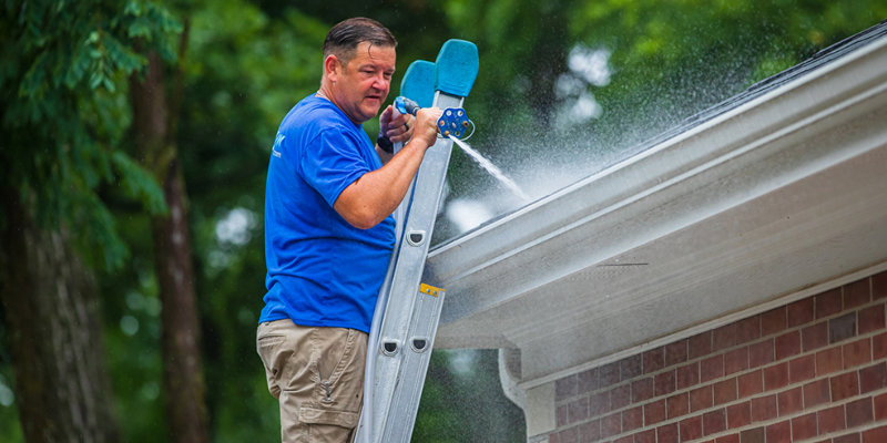 Gutter Cleaning in Topeka, Kansas